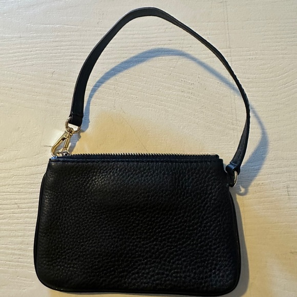 MICHAEL KORS 4x6 BLACK LEATHER JET SET WRISTLET - Picture 2 of 4